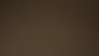 Худая подружка развлекается с парнем на камеру